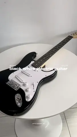 aku pilih madu manis kaya kamu!! #guitar #electricguitar #xyzbca #fyp #unboxing #blackwhite 