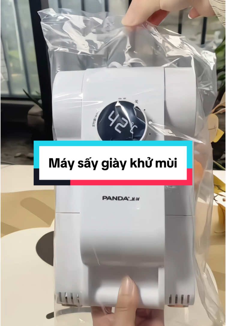 Máy sấy giày khử mùi, khử khuẩn #giadung #giadungtienich #giadungthongminh #maysaygiay #maysaygiaykhumui #maysaygiaydanang #maysaygiaydietkhuan 