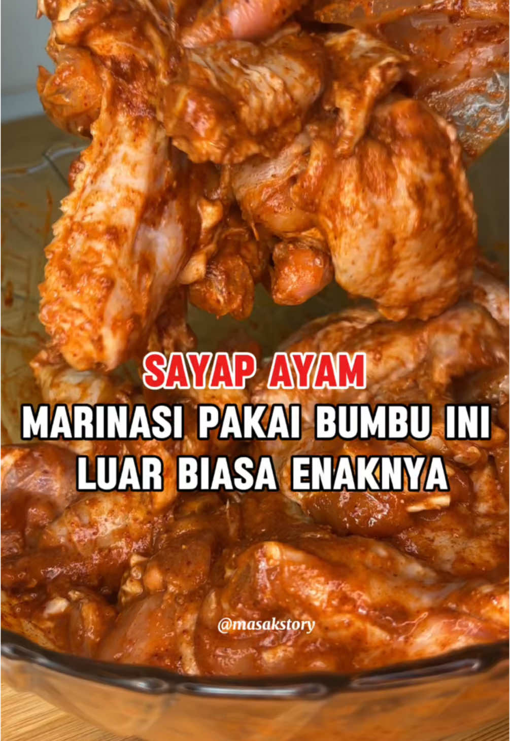 Chicken wings Manis,Gurih,Empuk,cocok di frosen Buat sendiri dirumah beneran lebih puas🙂 BAHAN 1: - 1 kg Sayap Ayam  - 1/2 jeruk nipis - 1/2 sdt merica bubuk - 10 gr bawang putih bubuk (boleh pakai 5 buah bawang putih mentah yang dihaluskan) - 1sdm gula palem ( bisa ganti gula merah) - 1 sdm paprika bubuk - 1/2 sdt kaldu ayam - 1/2 sdm cabe bubuk - 2 sdm tepung maizena - 1 sdm kecap manis - 1 sdm saos tiram - 1 sdm saos BBQ - 1 sdm saos sambal - ❗️( boleh tambah garam lagi 1/2 sdt iya,kalo kalian suka agak asin) Untuk lama marinasinya ini aku cuma 2 jam, bagusnya semaleman biar lebih meresap lagi bumbunya Biar cepet empuk,aku kukus pakai panci presto dari @Toko Vicenza  PANCI PRESTO V324ES 24 CM Diameter : 24 cm Volume Produk : +- 8 Liter Terdiri dari : • 1 buah panci presto • 1 buah tutup • 1 buah pengukus / saringan • 1 buah knop • 1 buah karet pengedap (pada bagian tutup) Keunggulan panci presto vicenza: -Memilikin tekanan udara tinggi,masak jadi lebih cepat -Hemat waktu dan gas -Fleksibel,mudah dan aman digunakan -Menggunakan material bermutu tinggi #NyamanPakaiPrestoVicenza #Vicenzaadadimanamana #ayamlengkus #ayamgorenglengkuas #ayampresto #ayamgorengpresto