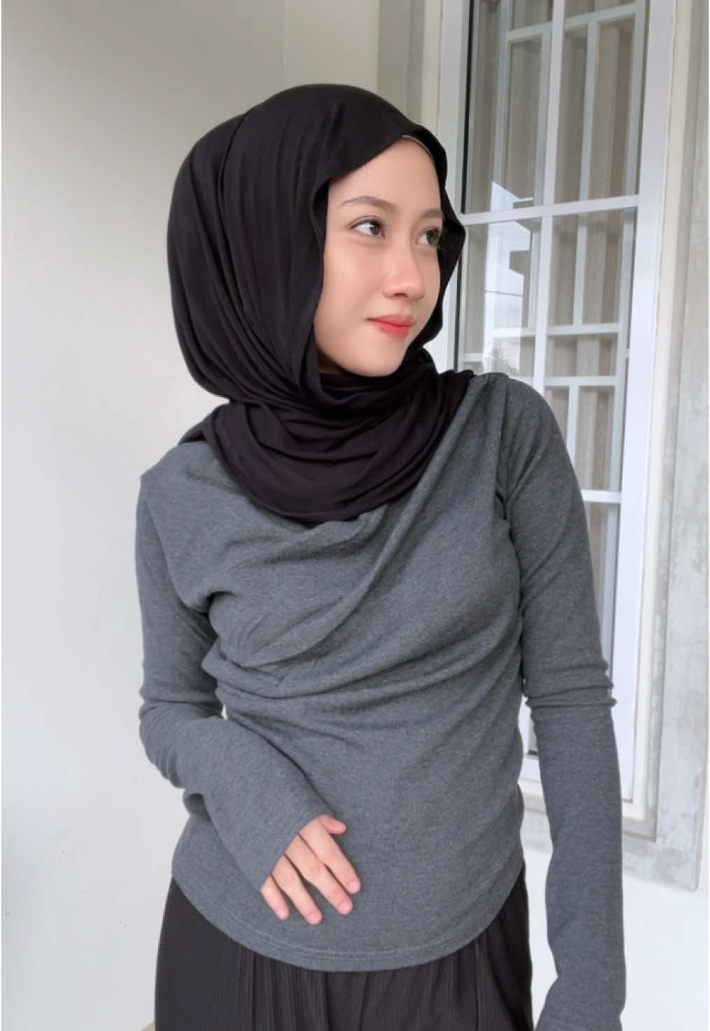 Nemu top lucu tapi murce 🫶🏻 #knit #knittop #topknit #outfitideas #outfitinspo #outfithijab #styletips #fyp #fypシ #xyzbca 