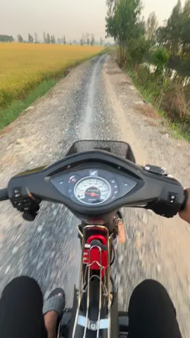 Yên tâm đi không bay xuống ruộng đâu 🤣 #xuhuongtiktok2024 #hhhhhhhhhhhhhhh #