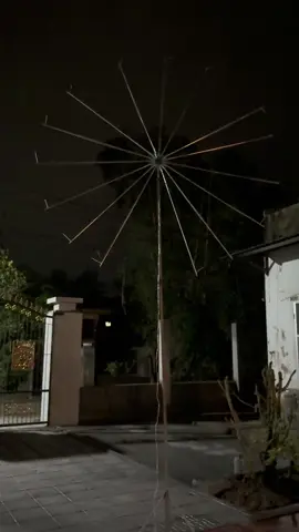 Đèn LED Trang Trí Pháo Hoa Ngoài Trời 16 Tia 10cm Cao 7m Bền Bỉ Chống Nước #ledphaohoa #ledphaohoangoaitroi #denledphaohoangoaitroi #denledphaohoatet 