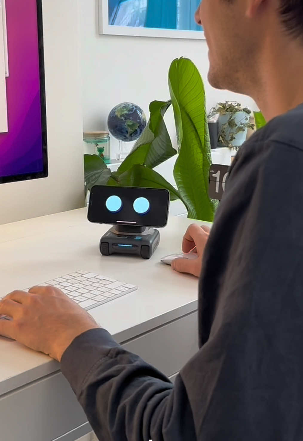 Shoutout to the amazing @Best Online Finds for sharing their experience with the LOOI Robot! 🤖✨#LOOIRobot #robot #ces2025 