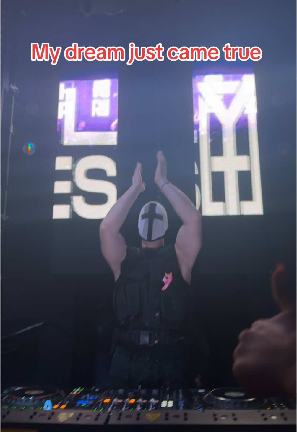 Der letzte Clip ist einfach so putzig #holypriest #raver #rave #techno #hardtechno 