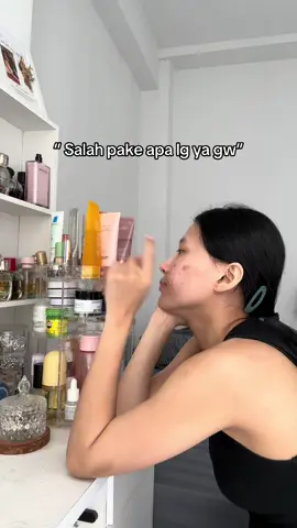 Pov tiap muka numbuh jerawat ;) sellau salahin skincare pdhl mkanan jg ngaruh :)