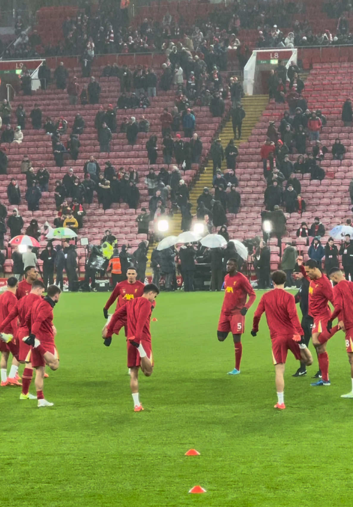 love watching our players warm up 🔥⚽️✨❤️‍🔥 @Liverpool FC  #liverpoolfc #promaxzoom #livmun #matchdaylive #upthereds #liverpoolvsmanchesterunited #Ifcplayers #mosalah #trentalexanderarnold #alexismacallister #luisdiaz #gravenberch #codygakpo #curtisjones #konate  #virgilvandijk #playerwarmup #Ifcfamily #PremierLeague #liverpooledit #ynwa #ynwa🔴🔴🔴  #fyp #mysquad #topoftheleague #footballersedits 