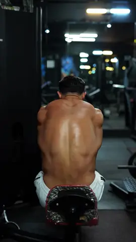 Best Back Workout 🔥 Read captions 👇 Transform your body in 8 weeks with our Ultimate Shred Program! 💪 Plus, get exclusive bonuses to supercharge your results. More details: link in my bio! ⬆️ #back #sports #GymTok #gymmotivation #Fitness #workout  #viralvideo #viral #bodybuilding #bodybuilder #usa🇺🇸 #canada🇨🇦 #america #europe #england #usa_tiktok