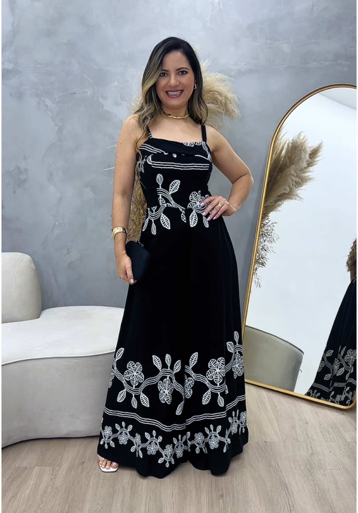 Look inspiração, elegante e fashion. #outfit #OOTD #vaiprofy #egirl #roupasfemininas #varejo #lojaonline #fyp #versatil #dicademoda #tendencia2025 #lookestiloso #macacao 