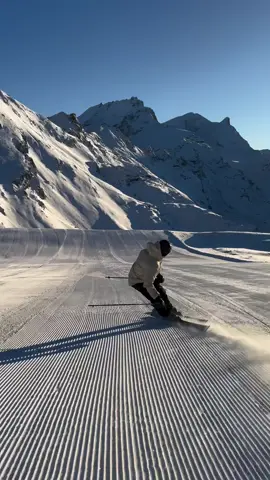 Nothing beats dawn groomers! 🔥 (IG🎥: @nathantaugwalder) #Unreel #Extreme #Skiing #Slopes #Vibes