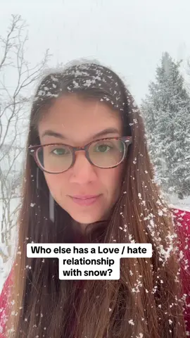 #snow #snowday #lovehaterelationship #crewneck #staywarm 