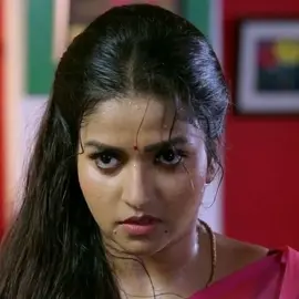 Kitchen fight #sweatsalot #housemaid #sweatyneck #sweatydress #bluesareelook #teacherlook #sweatysaree #helpinghand #hotoutside🥵☀️ #excessivesweating #sweatyface #firstmemeof2025 #sweatyarmpits #sweatypits #pitstopchallenge #clipsweaty #armpitsweating #sweatingfan #indiansweats #StressRelief #fightbreaksout