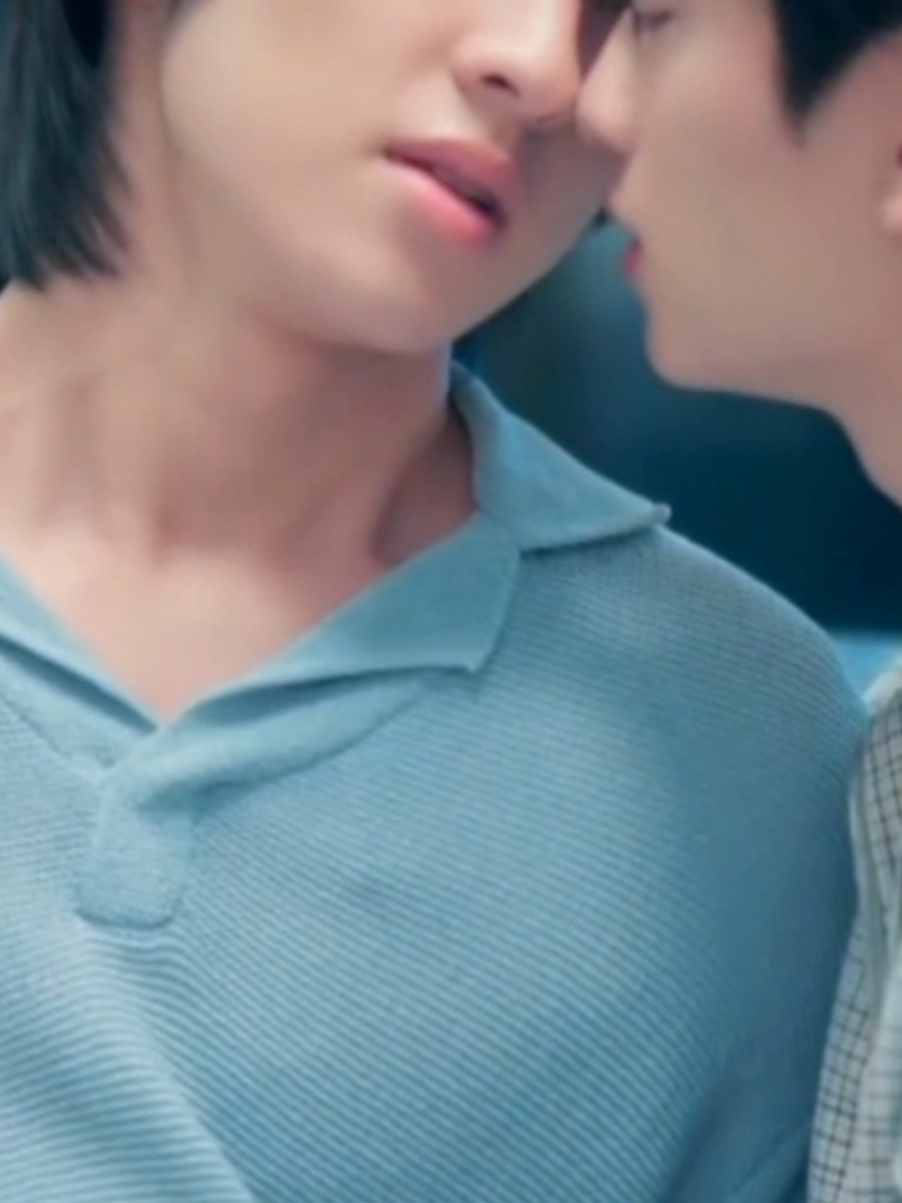 My stomach's filled with the butterflies. เหมือนผีเสื้อบินเต็มท้องไปหมด🤭🤭 #YourSkySeriesEP8 #thomaskong #tthomastc #kongjiro #โทมัสก้อง #กี่หมื่นฟ้า #YourSkySeries #tiktok #fyp 