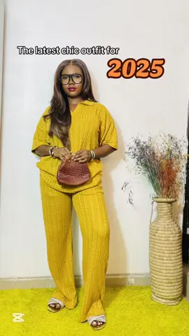 You'll look extra chic in this new 2 piece set perfect for Work Church School Events 25,000 M-XI 28,000 xxl and above Model is wearing a large Available in colors as displayed Delivery is within 1 week after order is made! Delivery is nationwide Send a DM to place your order now! #piece #2pieceset #teesbyojaymie #workwear #whattoweartowork #loungeset #Vlog #fashion #fashionblogger