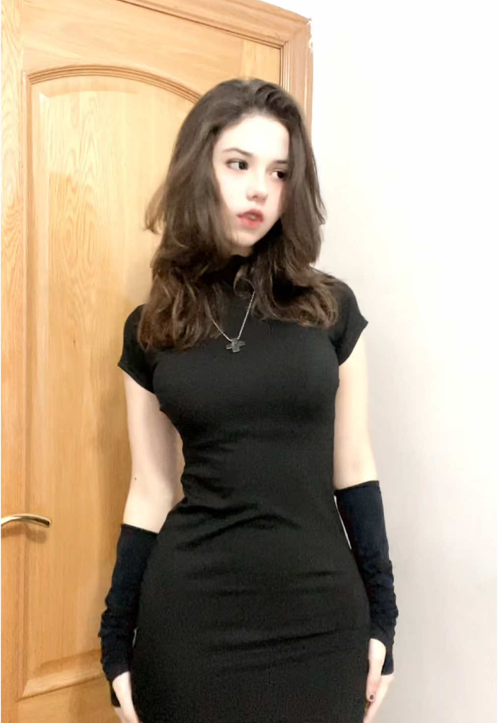 в тгк:rincospl залила новые фотки😻#ночныереки#альтушка#готка#аутфит#веном#пикми#тренд#евангелион#аниме#найкпро#девушка#gothgirl#alt#girl#outfit#dress#trend !fake all!