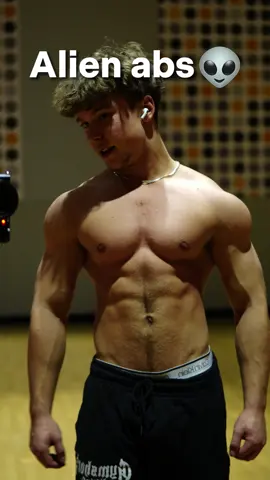 who else is able to do the wave 🌊 👽 #gym #Fitness #hiddentalents #funny #abs