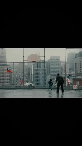 “Non permettere mai a nessuno di dirti che non sai fare qualcosa!” Guardare queste clip mi porta alla mente la prima volta che ho visto questo film, quasi un sentimento di nostalgia. E te cosa provi guardando questo video? Film: La ricerca della felicità. #laricercadellafelicità #sogni #vita #saggezza #spiritualità 