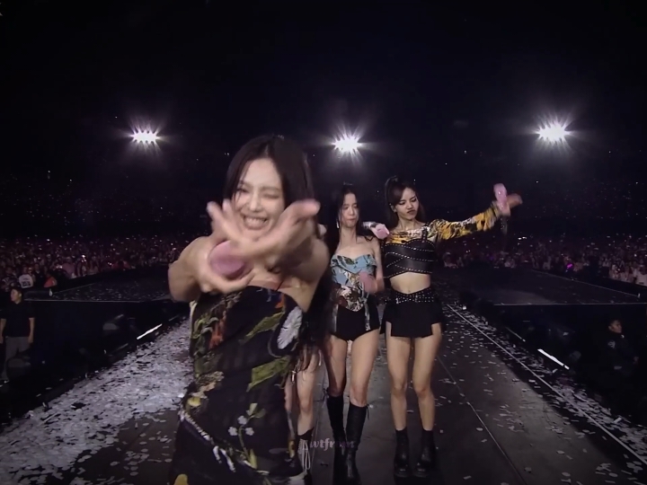 my binipink hearteu 🥹 this sounds so good ✨❤️‍🩹 #blackpink #jennie #lisa #jisoo #rosé  #bini #binimikha #biniaiah #binicolet #binimaloi #binijhoanna #binistacey #binigwen #binisheena #bloom  #blink #fyp #foryoupage 