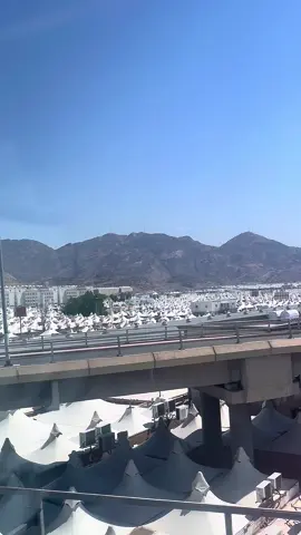 One day insyaallah.. Ya Allah izinkanlah hamba bisa berada di tempat ini, menjadi salah satu dari jutaan hambamu yg engkau undang untuk menyempurnakan rukun islam yg ke 5🥹 Undanglah aku di saat usiaku masih muda, fit & sehat, dalam sebaik2 keadaan bersama pasangan halal dan kedua orang tuaku aamiin🤲🏻 #hajj #hajimuda #hajifuroda #armuzna #perindubaitullah #makkah #makkahmadinah🕋 #xyzbca#fyp 