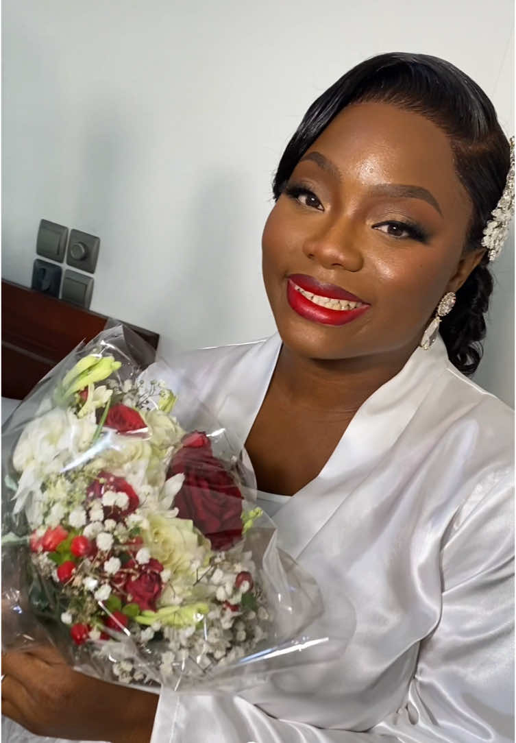 POV : it’s was wedding season at @akofabeautycare 💍✨🔥 #mariage #mariée #bride #bridemakeup #akofabeautycaredidit #beauty #wigs #prothesisteongulaire #makeupartist #makeupaddict #cotonou #benin
