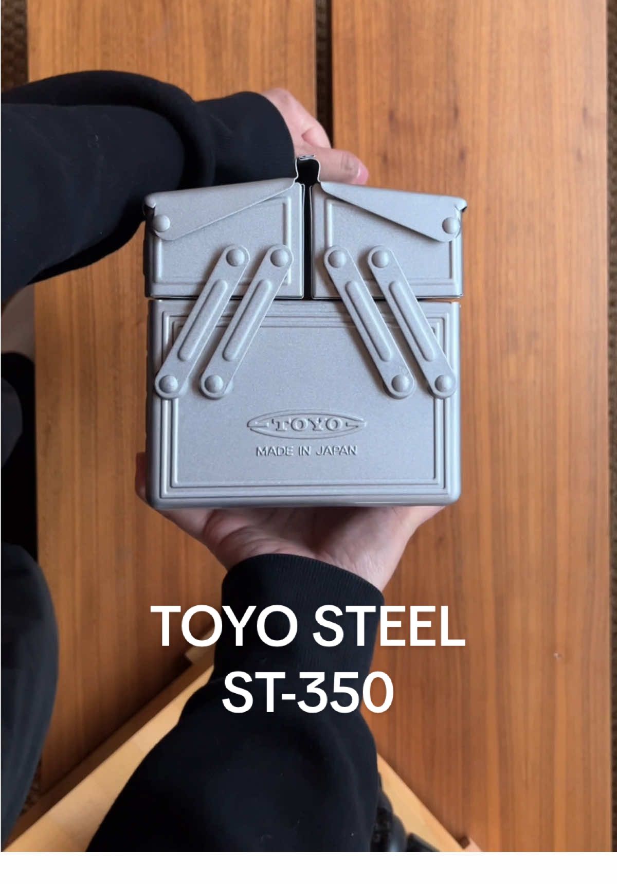 It’s been years of having this on my wishlist, so I finally caved and upgraded to the Toyo Toolbox. These are crafted in Japan, are super durable and have that satisfying click when it closes. Perfect balance of industrial heritage and minimalist design 😮‍💨 not an ad, just a fan #design #toolbox #asmr 