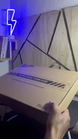 Conocías nuestro cooler para Notebook MENO FL08?  Es único en el mercado y promete disminuir 20 grados, así mantendrá estables tus FPS! #publicidad #fraggerzone #cooler #chile 