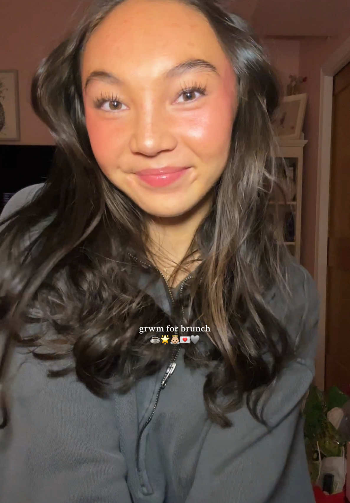 happy monday!! getting brunch w/ my friend abby💞🫶🏻 @MERIT Beauty @Saie @Rare Beauty @Makeup Revolution @Charlotte Tilbury @Patrick Ta Beauty @Huda Beauty @Babe Original @L’Oréal Paris #MakeupRoutine #grwmforbrunch #getreadywithme #grwmmakeup #grwmroutine #glowymakeup #glowymakeuptutorial #glowymakeuplook #makeupproducts #asmrsounds #asmr #glowyskin #pinterest #aesthetic #Vlog #makeup #makeuptutorial 