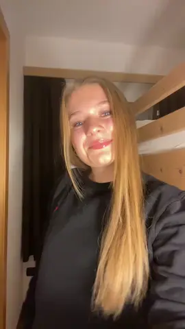 im Zimmer von meinem Bruder hihi#skiurlaub #südtirol #viral #ralphlauren #fyppppppppppppppppppppppp 