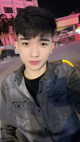 trời đẹp xanh như em với anh đó kk