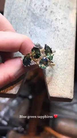 I will never get sick of blue green sapphires my god #engagementring #sapphireengagementring #uniqueengagementrings 
