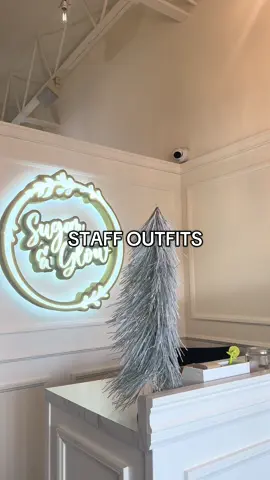 Happy monday from our staff 🌟 #salon #salontok #outfits #inspo #fyp 