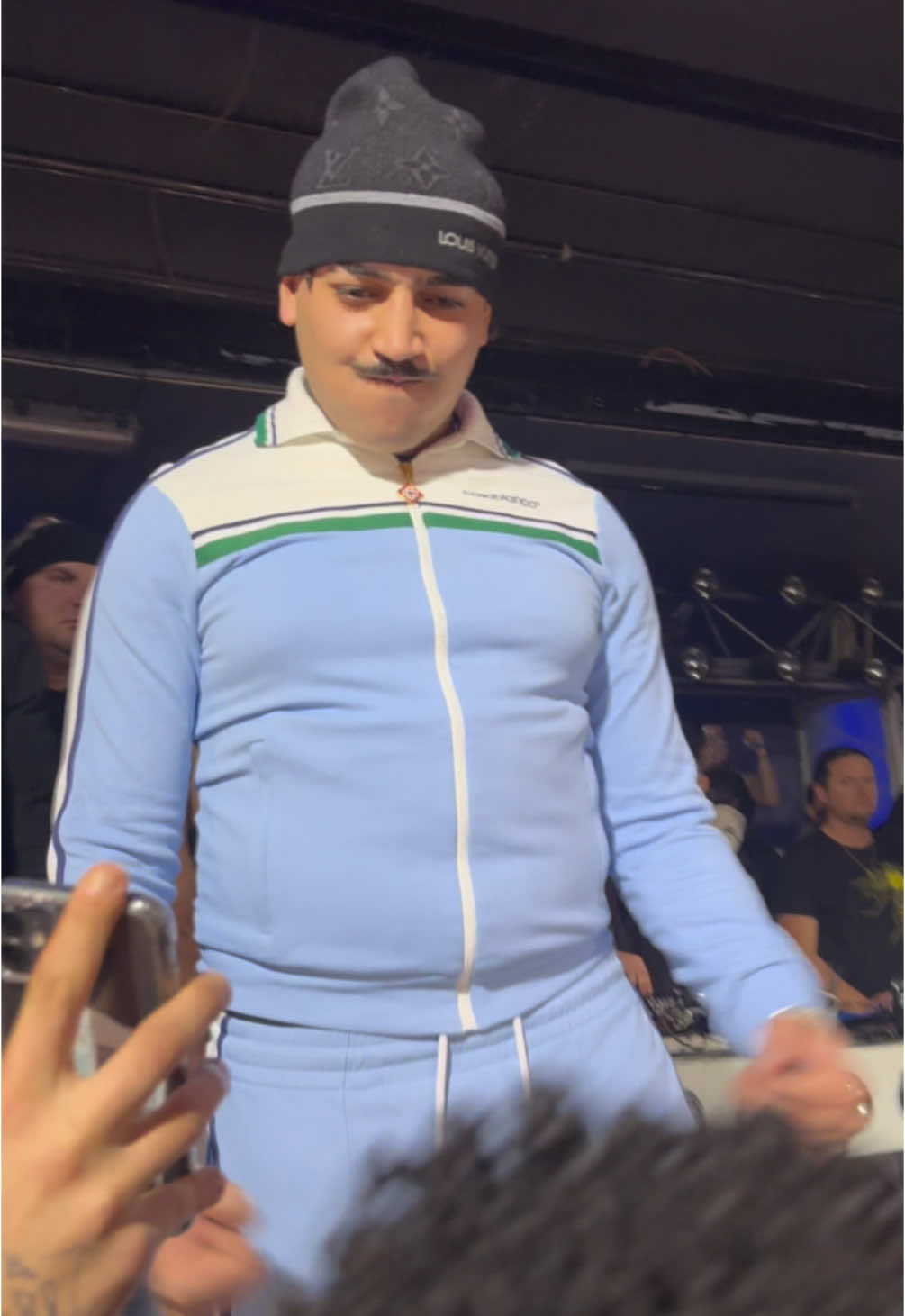 BUCO TUO PADRE PURE SE MI PORTI RISPETTO… @Simba La Rue #simbalarue #live #viral #portogruaro #perte #trend #fyp @TNTKamasutra 