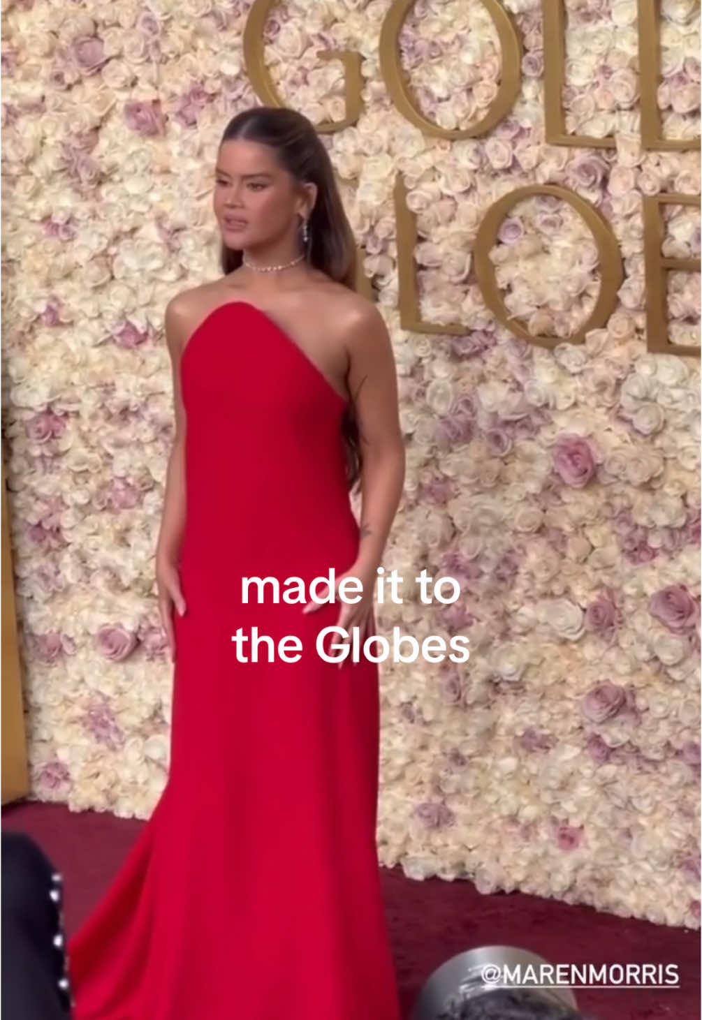 champagne and people watching 🌹. first Globes was unforgettable. #goldenglobes 