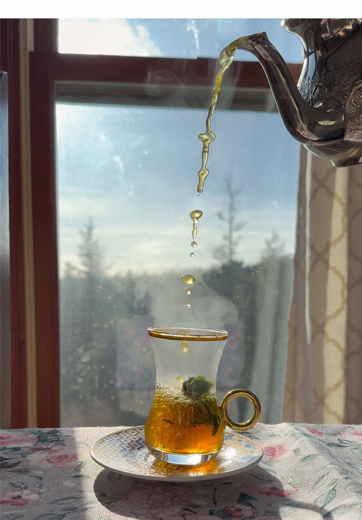 The best sound in my opinion 😍😍  #teatime #moroccantea #minttea #aesthetictea #aestheticvideos #satisying #asmr #teaoclock 