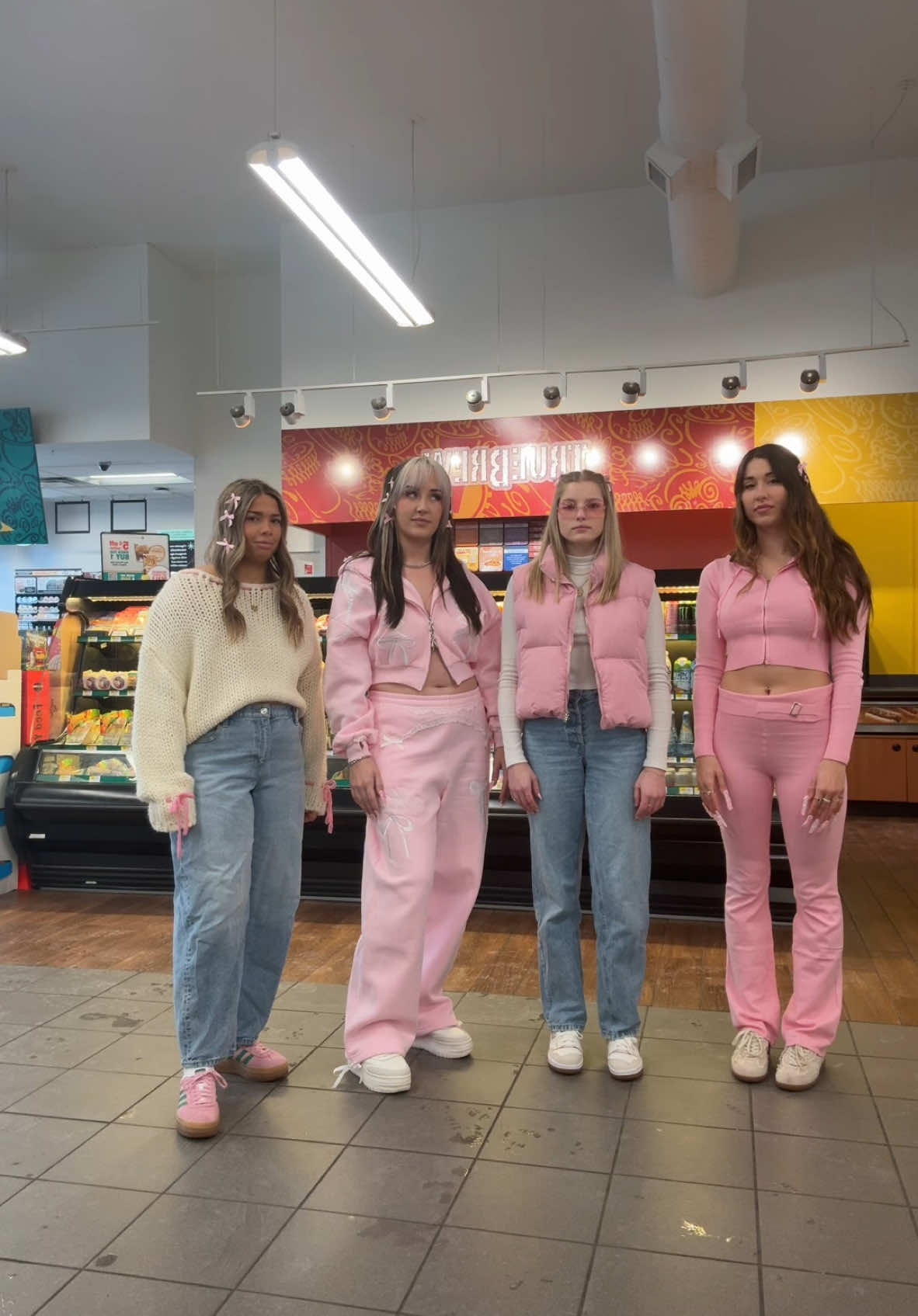 Hey Shell, what’s good? @s ☮︎ p h @rach roberts @Nicole @gigi 