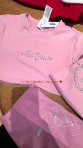 🚨don’t forget to subscribe to my YouTube so we don’t lose contact and you can get all the sales 🤑 and new drops🔥🚨 here’s an in depth video of our newest vs pink Valentine’s Day collection ! I am obsessed with everything and doing a try on haul later 🫶🏼🥰 love you guys ! Here is your sign to run to vs pink ! #vspink #victoriassecret #ValentinesDay #babytees #workingretail #vspinkassociate #vspinkhaul #valentinesdayhaul #valentinesday2025 #valentinesdaydrops #newcollection #newcollection #toospicy #hotstuff #y2k #limitededition #vspinky2k 