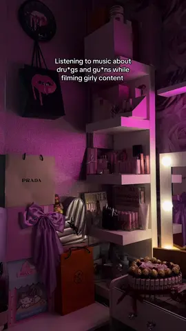#girly #RoomTour #dreamroom #roomdecor #makeuproom #makeupcollection #trap #gangster #rap #music #trend #trending #kyliecosmetics #pradabeauty #hudabeauty #fyp #foryou #foryoupage 