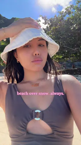 i hate the cold and snow tbh #beach #hawaii #2025 