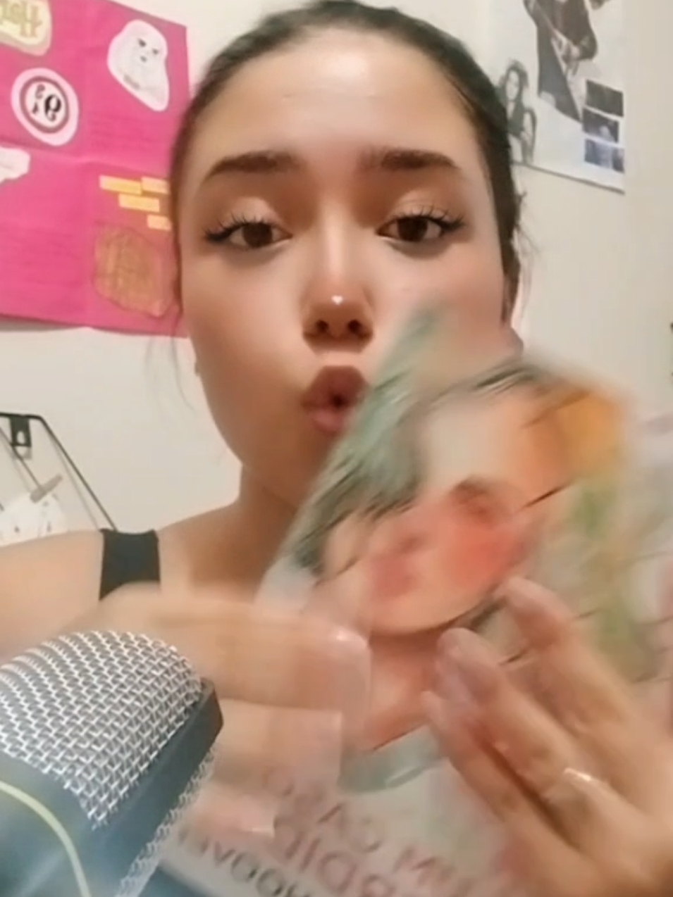 ASMR INAUDÍVEL  #fyy #asmr #asmrbrasil #spitpainting #sonsdeboca #mouthsounds #asmrinaudible 