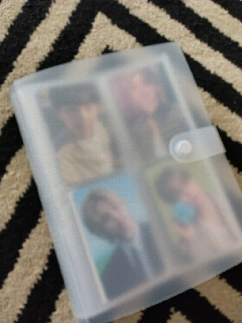 Comprei na shopee essa pastinha para deixar os Photocards arrumadinhos como eles merecem💜 Devagarinho a gente chega lá ☺️ @BTS  #btsarmy #2025bts #ot7bts  #pyfffffffffffffffffffffffffffffffff 