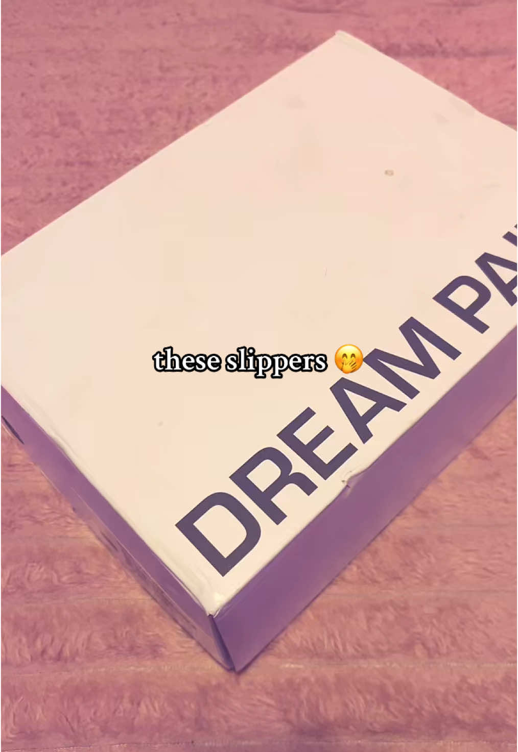 the quality of these slippers are sooo good 🤩 #dreampairs #dreampairslippers #newyeardeals #tiktokshopnewarrivals #foryou #explore #uggtasman 