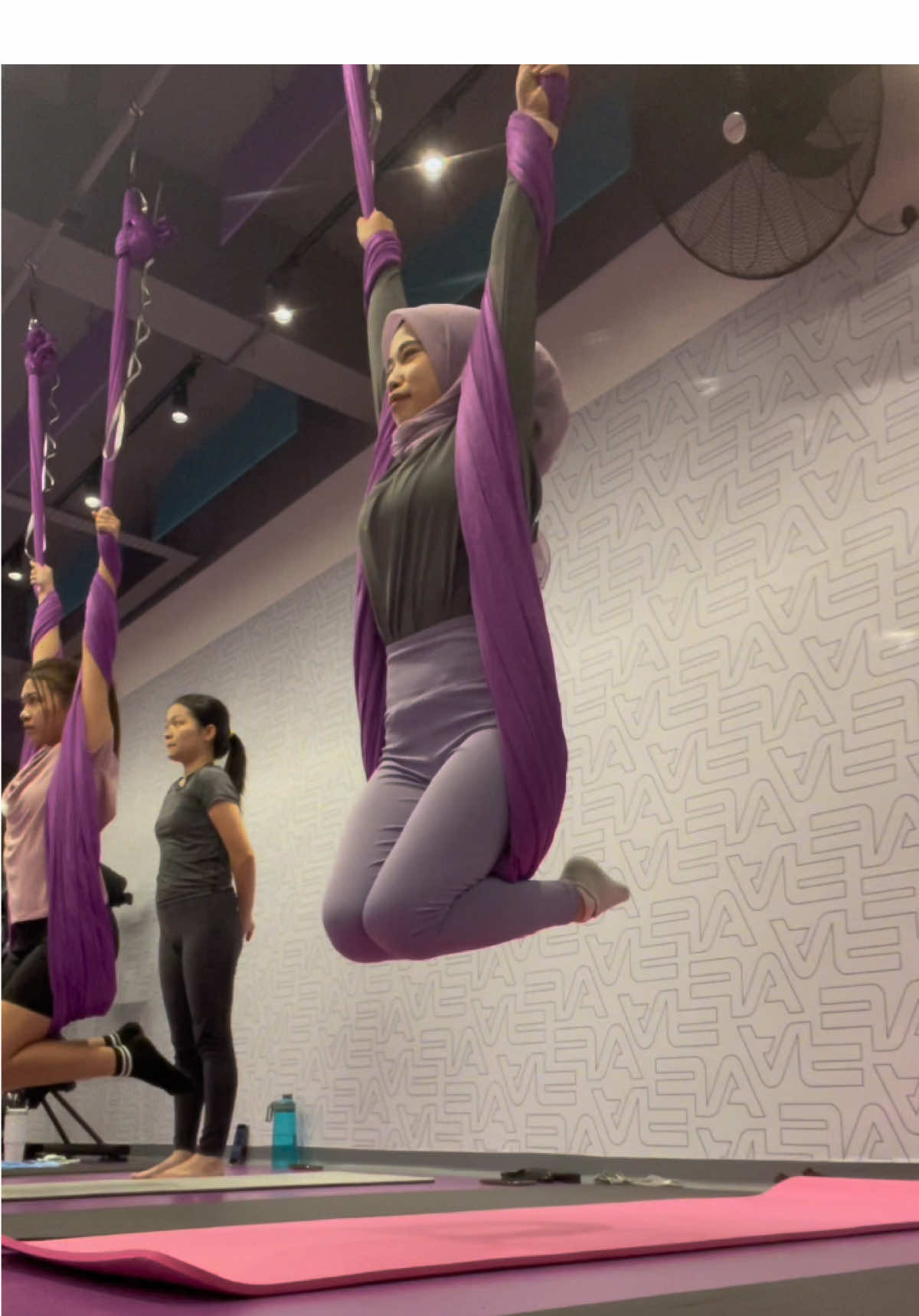 Don't stop until you're proud. Dream big, do bigger. Enjoy the simple things. Fly high, but stay grounded 🩰🤸 #2025 #life #foryoupage #Vlog #dayinmylife #quoteoftheday #vlog #fyp #trending #workoutmotivation #aerialyoga 