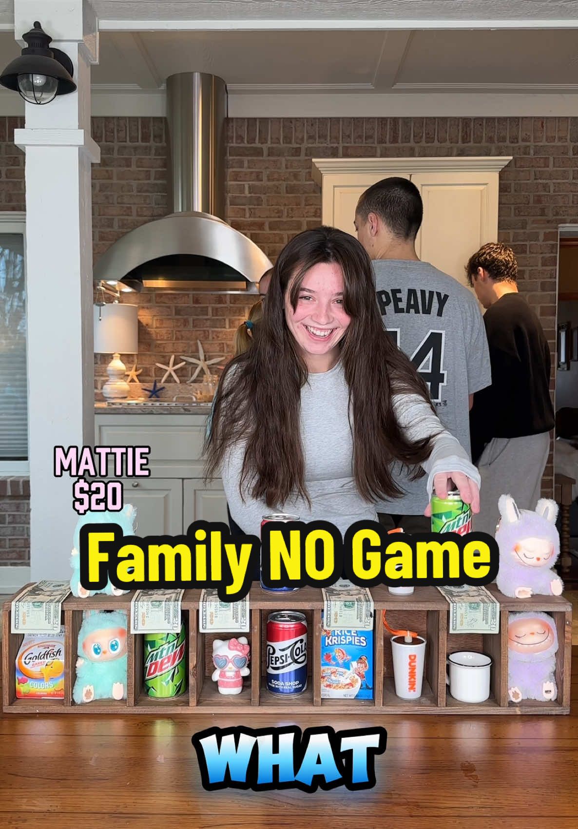 How long will it take to win all the money? #familygamenight #FamilyFun #partygames #fungame #moneygames 