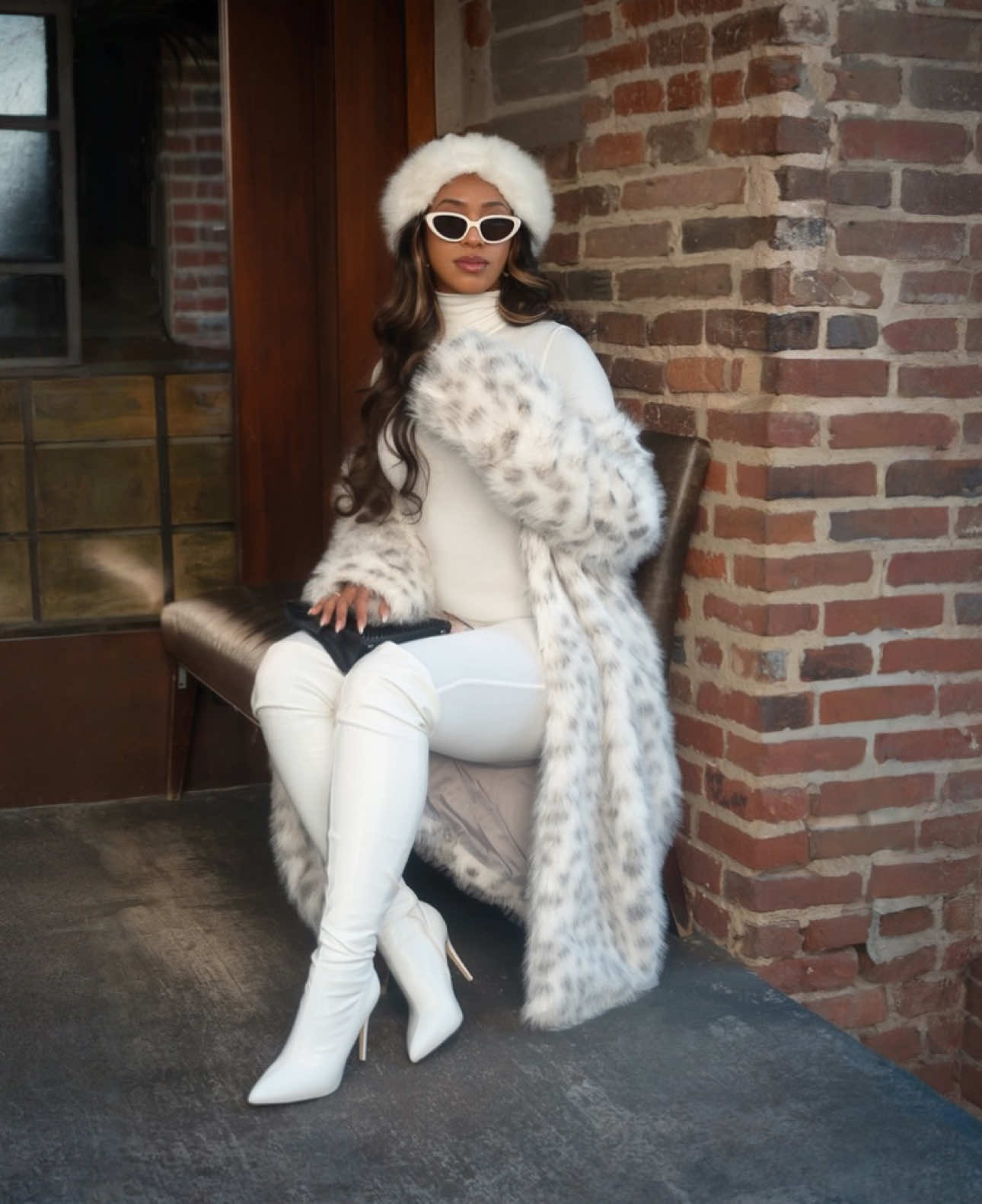 TUH ❄️🤍 #winter #winterfit #winterfashion #wintervibes #winterishere #winterbreak #fyp 