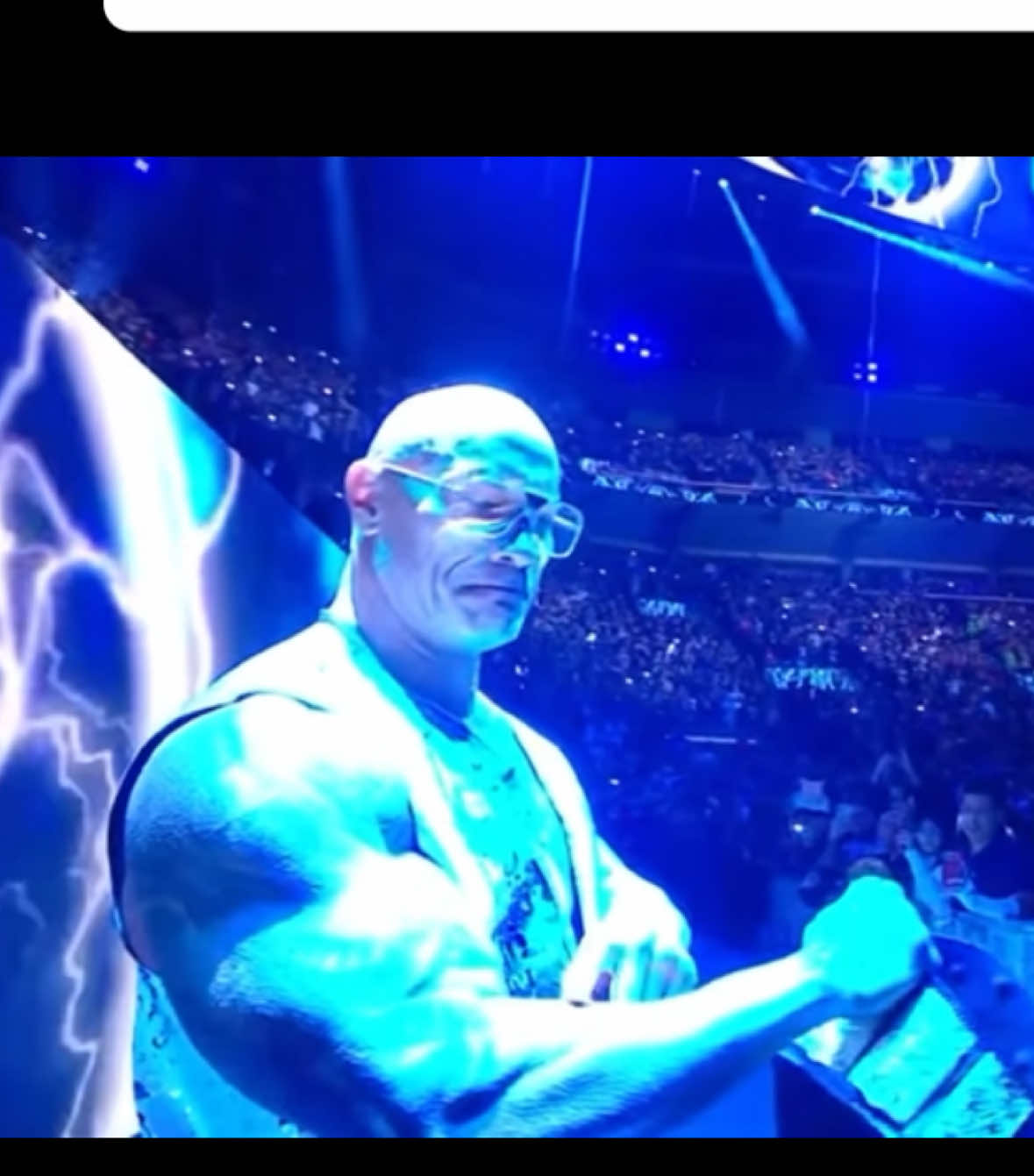 Great way to start #WWE #wweraw #rawonnetflix #wwenetflix #therock 