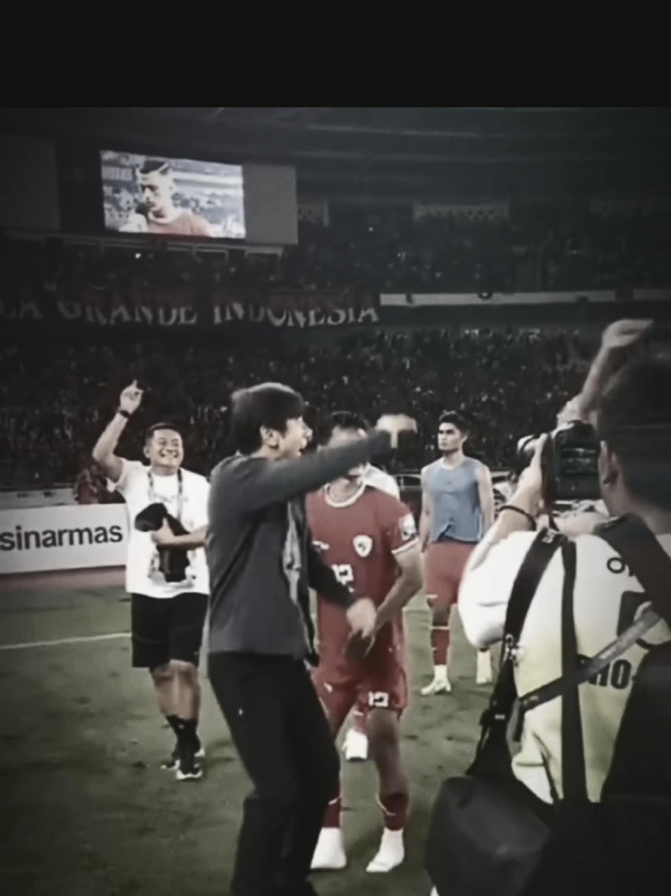 Rill patah hati seindonesia ini mah 😭 Terimakasih coach STY untuk pengabdiannya selama menjadi pelatih timnas indonesia ☺️🙏🏼❤️ #timnasindonesia #shintaeyong #pssi #fypシ #pageforyou #sad #fyp 