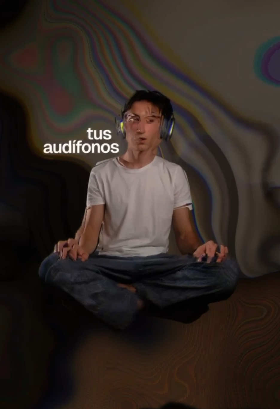 Podrías ponerte súper high solo con tus audífonos. #julianealborna 