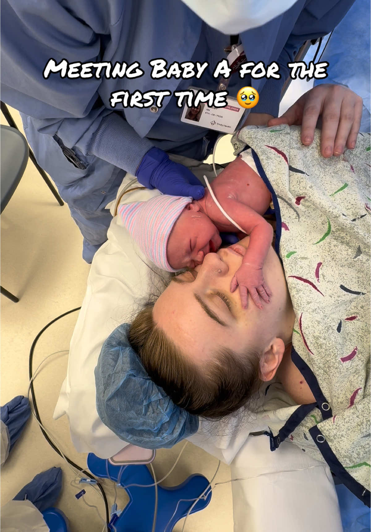 The way she pulled me in 🥲😩 my new years babies are here! #twinmama #newyearsbabies #fypシ #csectionmom 