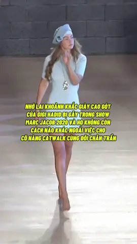 NHỚ LẠI KHOẢNH KHẮC GIÀY CAO GÓT CỦA GIGI HADID BỊ GÃY TRONG SHOW MARC JACOB 2020 VÀ HỌ KHÔNG CÒN CÁCH NÀO KHÁC NGOÀI VIỆC CHO CÔ NÀNG CATWALK CÙNG ĐÔI CHÂN TRẦN #gigihadid #model #SuperModel #fashion #iconic #catwalk #Runway #xuhuong #xh #fyp #viral 