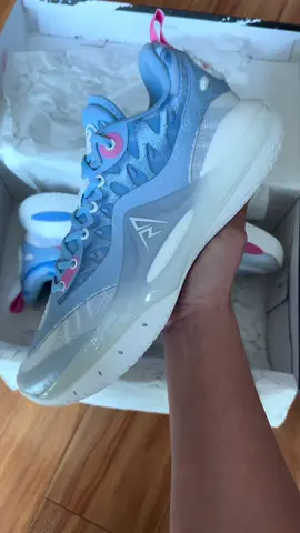 Rigorer AR 2 “Snowman” In Hands Review #WhatToPlay #tlhoopsland #nbafinals #NBA #basketball #nike #rigorer #rigorerbasketball #ar2 #austinreaves #christmas #lakers #losangeles #fyp #foryoupage #trending #viral #blowthisup #tiktok #review 