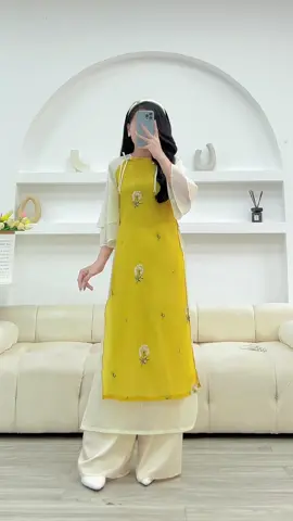 Tết là phải rực rỡ ạ ❤️ #aodaicachtan #aodaicachtannu #aodaitet2025 #aodaitet #tet2025 #aodaiquynhnguyen 